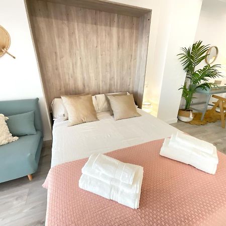 Cs6 Kaleria Suites Almería Exteriör bild