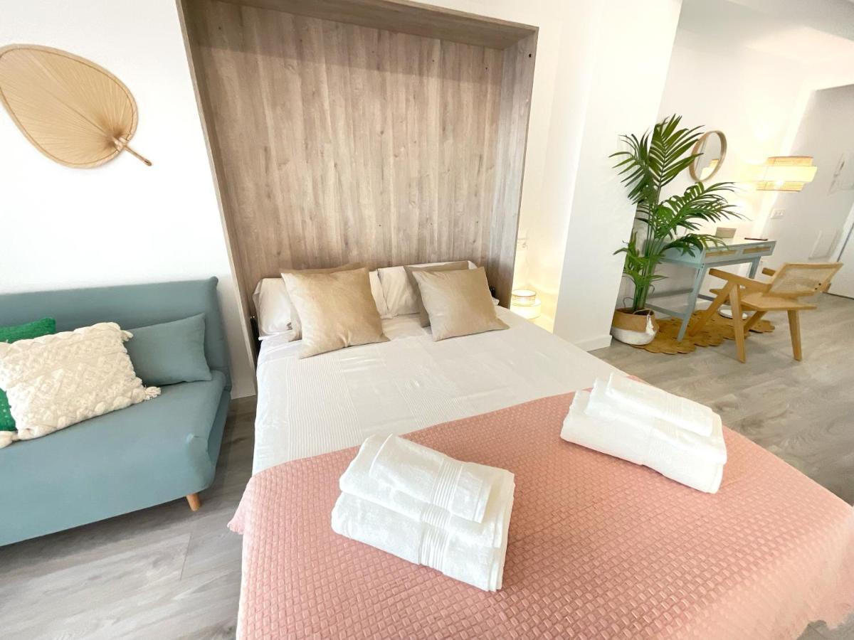 Cs6 Kaleria Suites Almería Exteriör bild